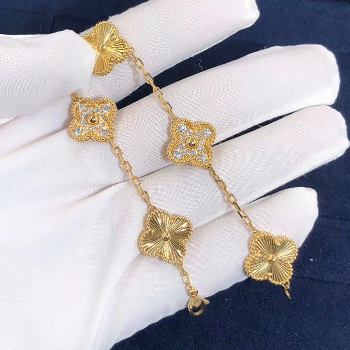 Van Cleef & Arpels Vintage Alhambra bracelet, 5 motifs, guilloché yellow gold, round diamonds