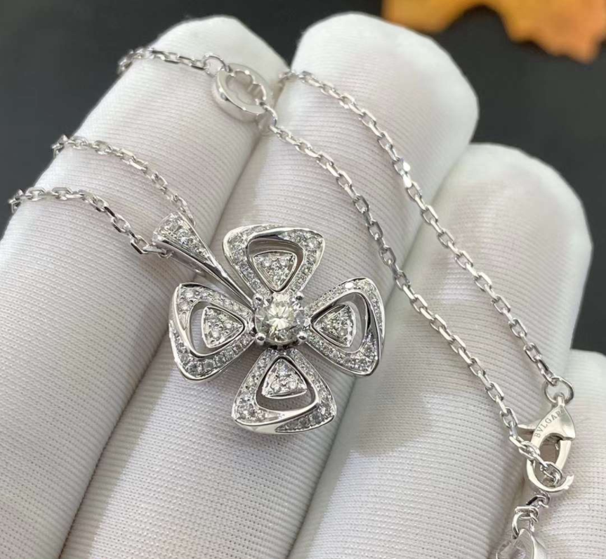 Bvlgari Fiorever 18K White Gold Necklace Set with a Central Diamondand Pavé Diamonds